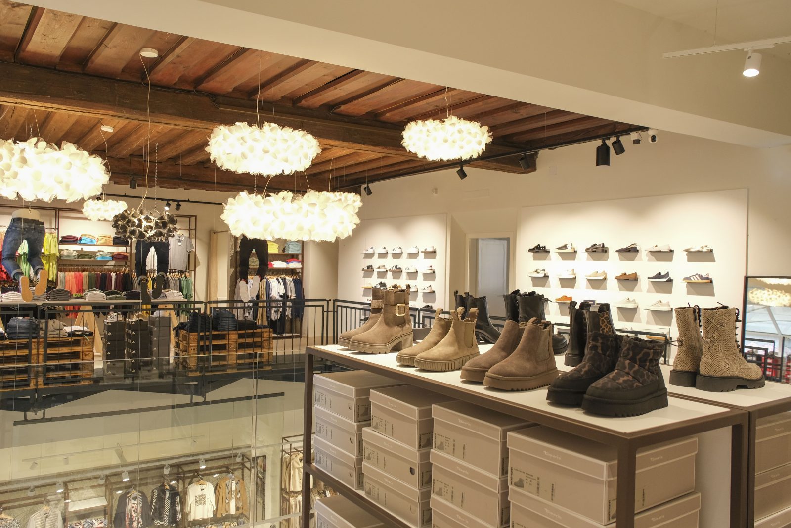 Mode Maitz — Blick in die Galerie der Boutique